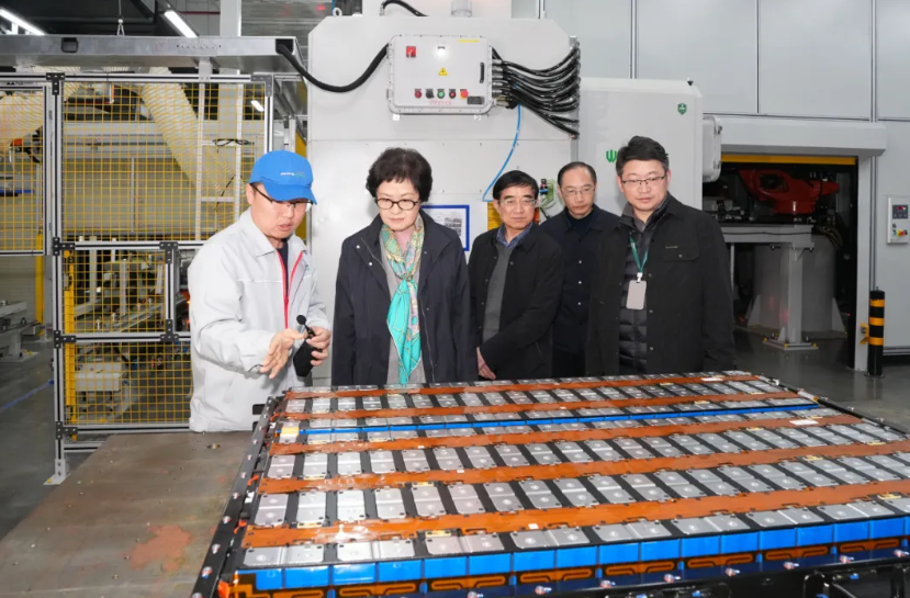 深入一線宣貫調(diào)研 程麗華赴重慶兩江新區(qū)宣講市委六屆八次全會(huì)精神并開(kāi)展技術(shù)交流